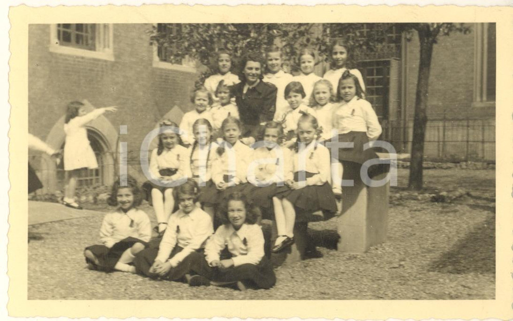Fotografia d epoca originale 1938 MILANO Istituto Vittoria Colonna  Classe di bambine  Foto cartolina 2 1