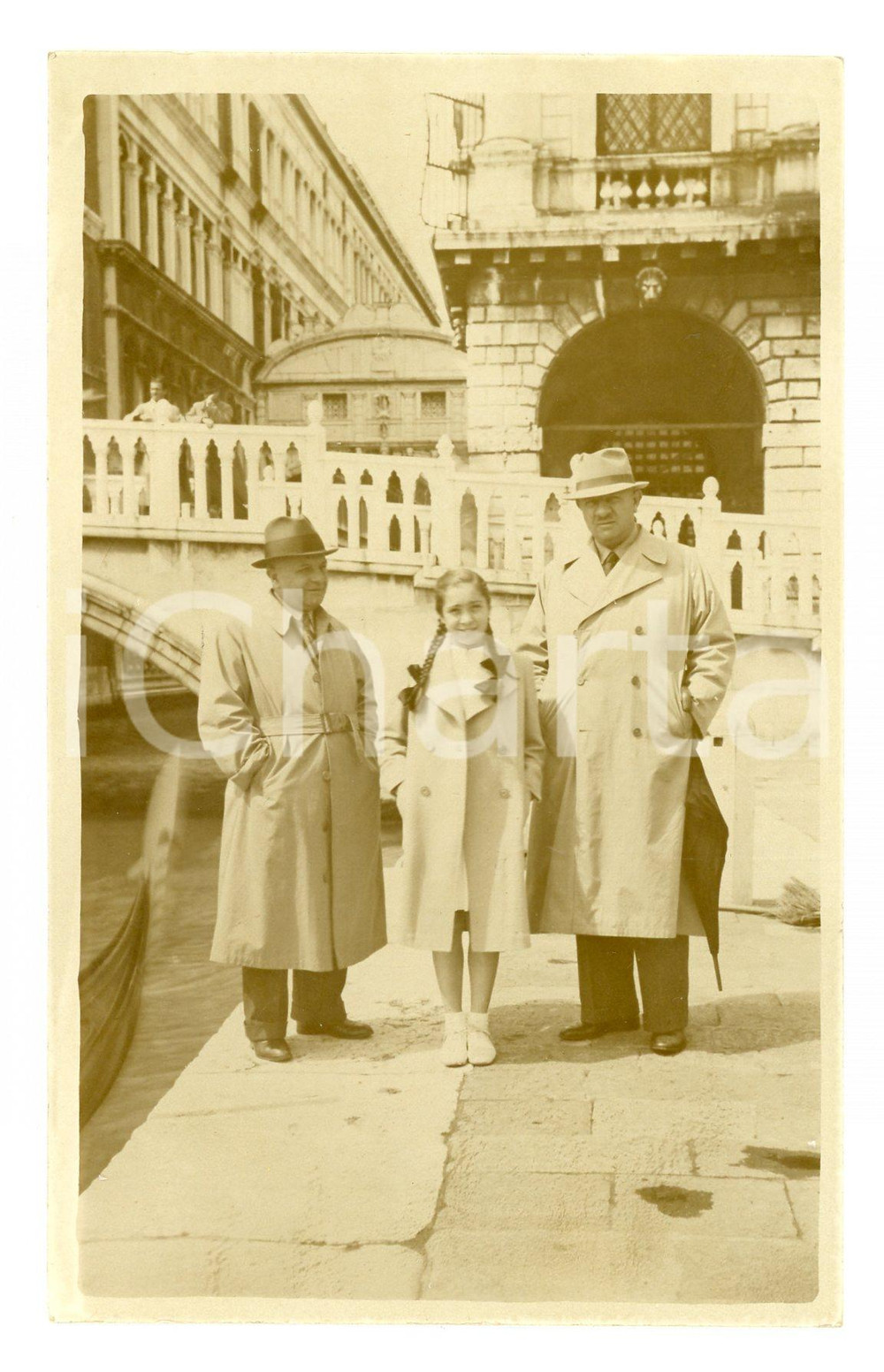 Fotografia d epoca originale 1939 VENEZIA Mario PIANA Anna Maria BRACCHI Aldo GARLANDA in gita  Foto 1