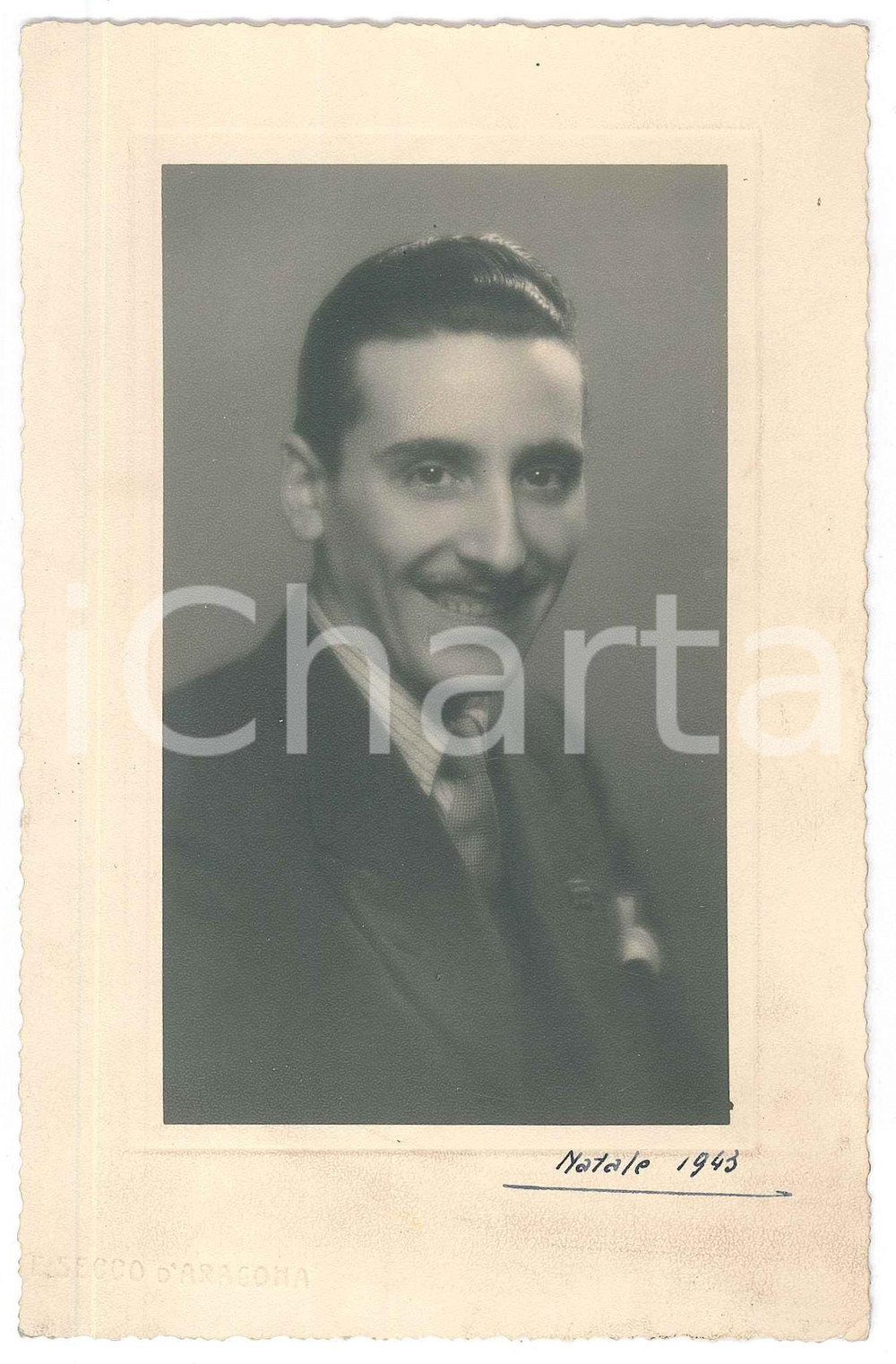 1942 MILANO Mario ANGIOLINI - JOLLY CLUB Foto E. SECCO D'ARAGONA 10x16 Fotografia d'epoca.  CONDIZIONI:FAIR/discreto Lievi bruniture, macchie al versoFORMATO: 10x16 cm originale e autentica 1