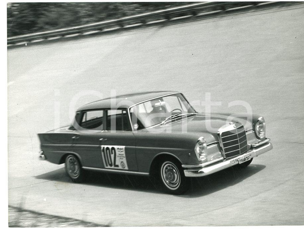 Fotografia d epoca originale 1965 ca 7 MOBIL ECONOMY RUN Mercedes Benz W112 durante la gara Foto 2 1