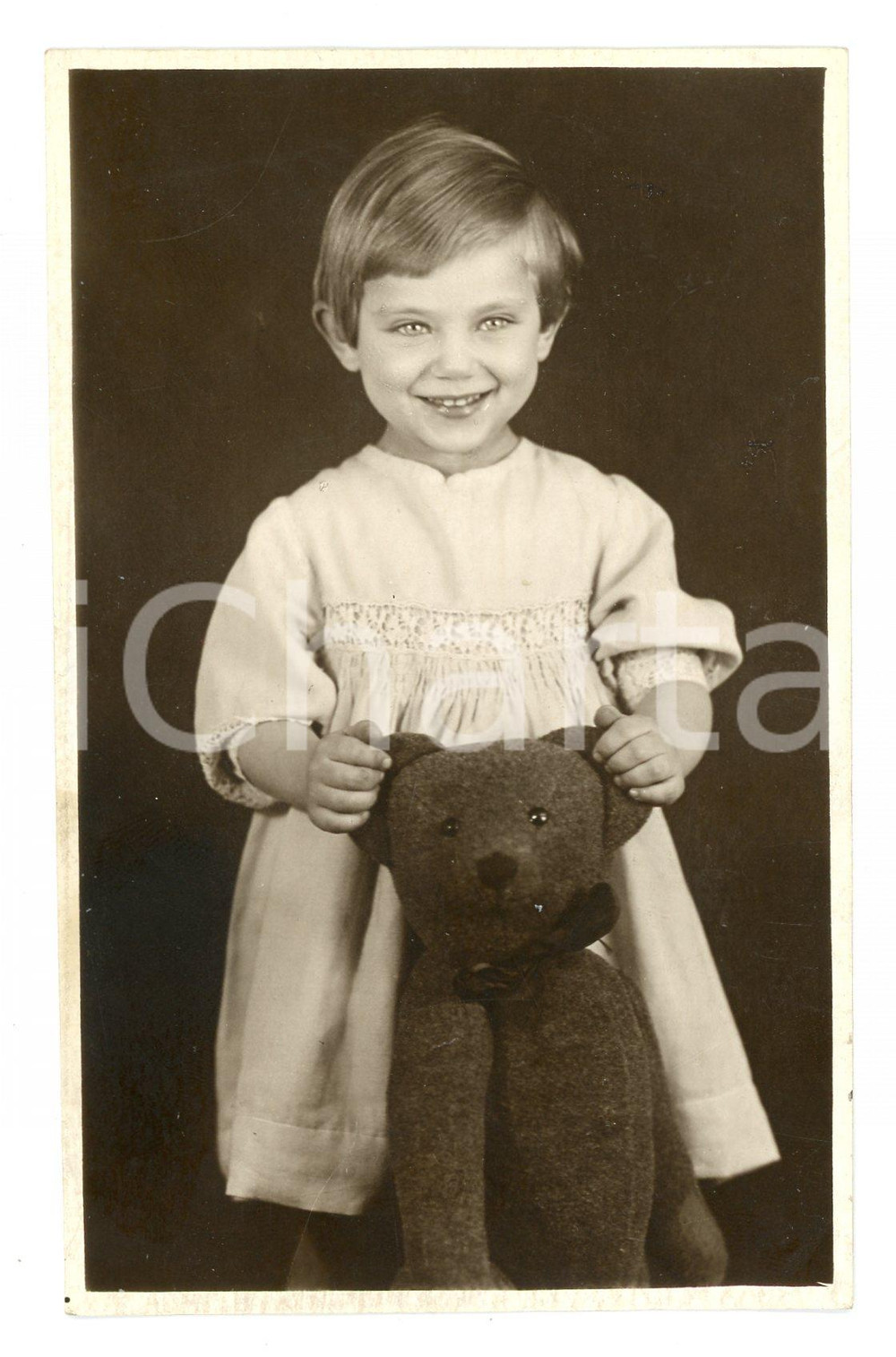 Fotografia d epoca originale 1920 ca ITALIA  COSTUME Bambino con orsetto in peluche  Foto 8x13 cm 1