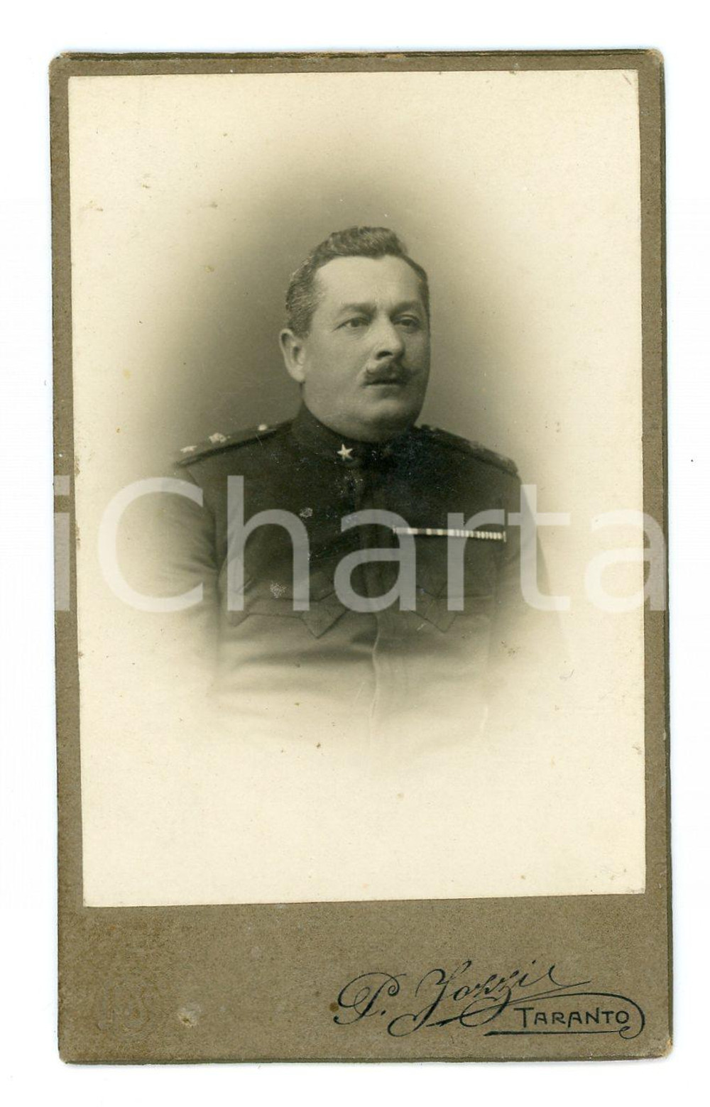 Fotografia d epoca originale 1900 ca TARANTO Ufficiale del REGIO ESERCITO Ritratto CDV Foto Pietro JOZZI 6x10 1