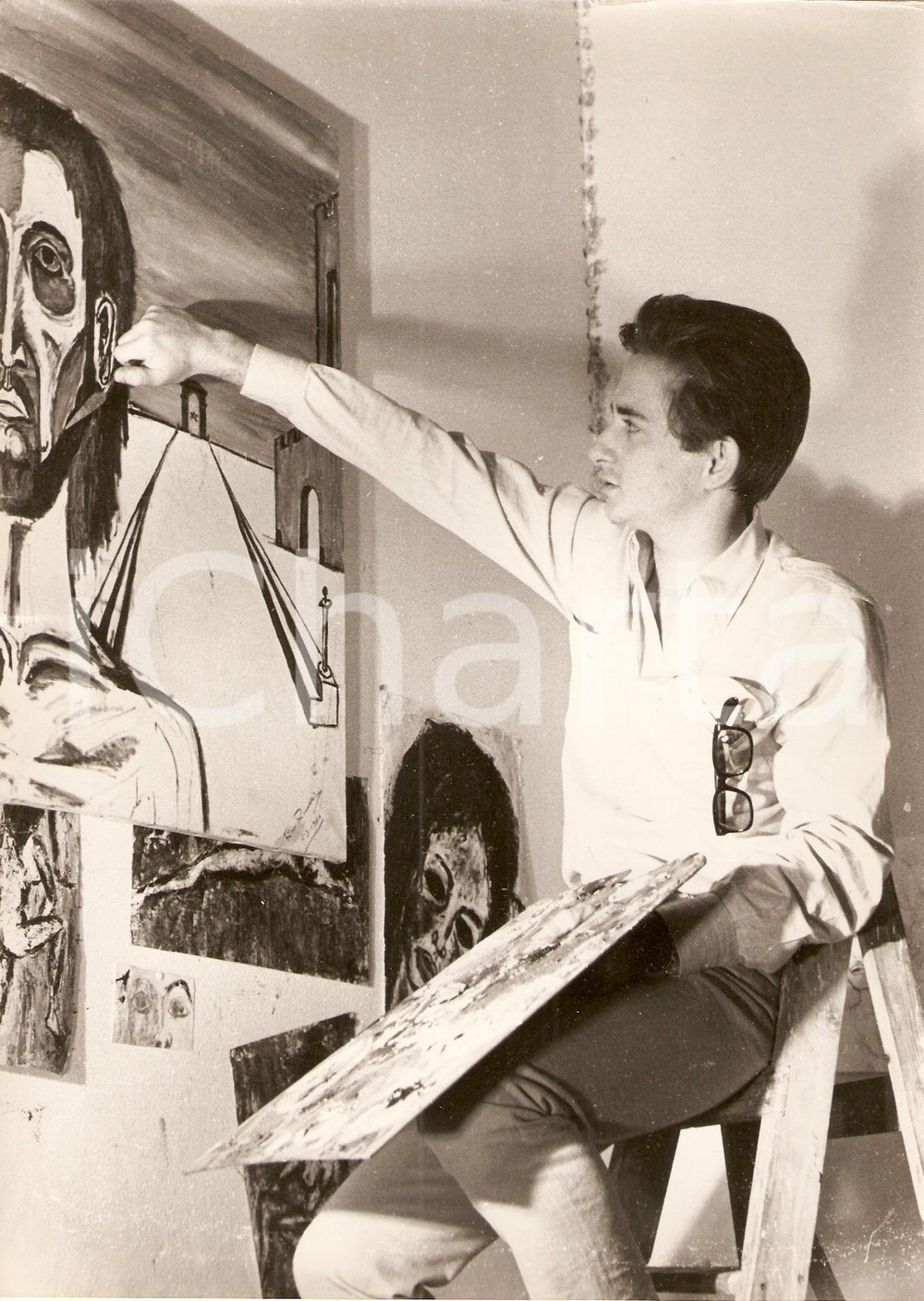 Fotografia d epoca originale 1960 ca ROMA Renzino ROSSELLINI dipinge nel suo atelier Foto 2 1