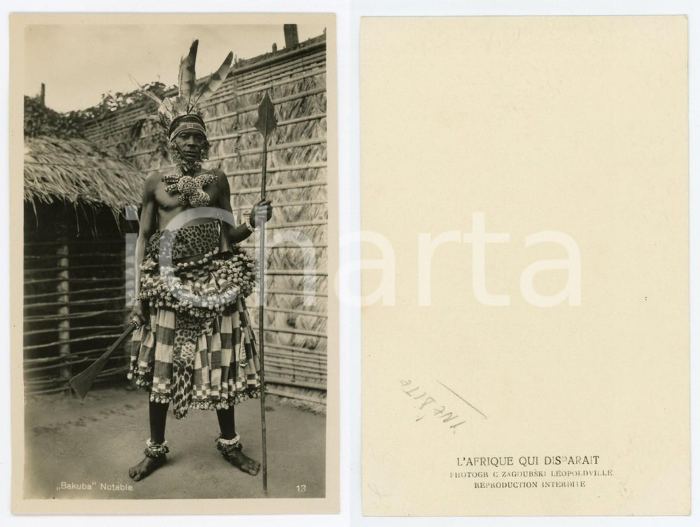 1930 ca C. ZAGOURSKI «L'Afrique qui disparaît» BAKUBA - Notable *Photo n.13  Fotografia originale d'epoca, appartenente alla serie «L'Afrique qui disparaît» del fotografo Casimir Zagourski (Léopoldville). CONDIZIONI:GOOD/buonoFORMATO: 9x14 cm originale e autentica 1