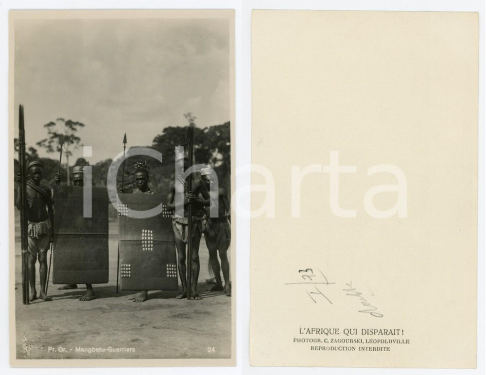 1930 ZAGOURSKI «L'Afrique qui disparaît» Pr. Or. MANGBETU - Guerriers I. 73  Fotografia originale d'epoca, appartenente alla serie «L'Afrique qui disparaît» del fotografo Casimir Zagourski (Léopoldville). CONDIZIONI:GOOD/buonoFORMATO: 9x14 cm originale e autentica 1