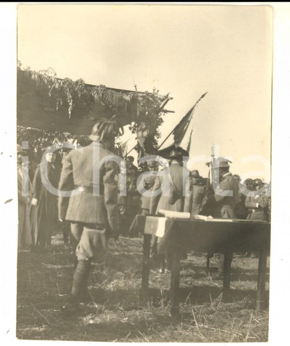 Fotografia d epoca originale 1918 WW1 BUSSOLENGO Cerimonia consegna gagliardetto al 6° BERSAGLIERI Foto 8x10 1