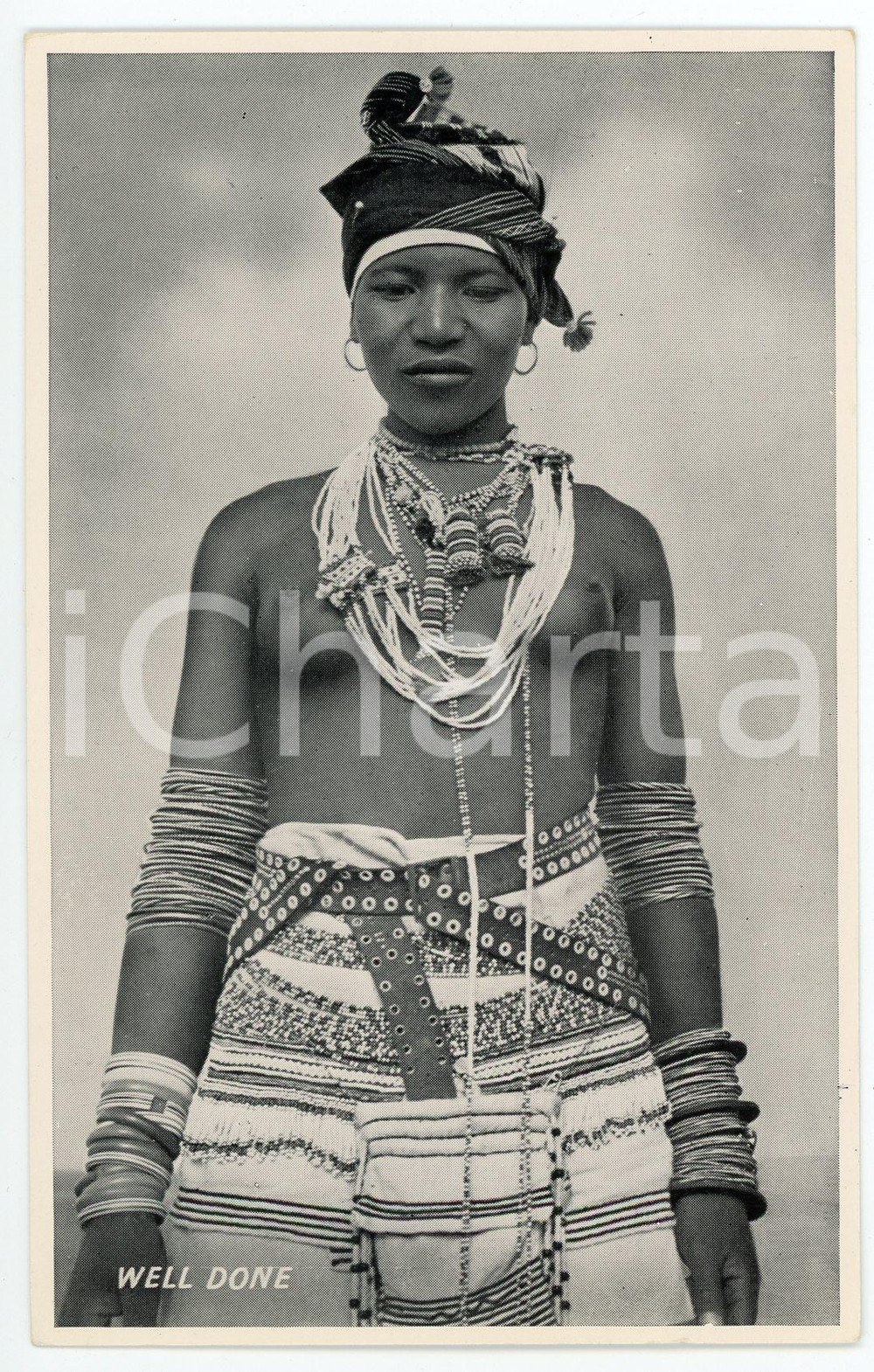 Cartolina originale da collezione 1950 ca AFRICA Woman in traditional dress ETHNIC NUDE Cartolina FP NV 1