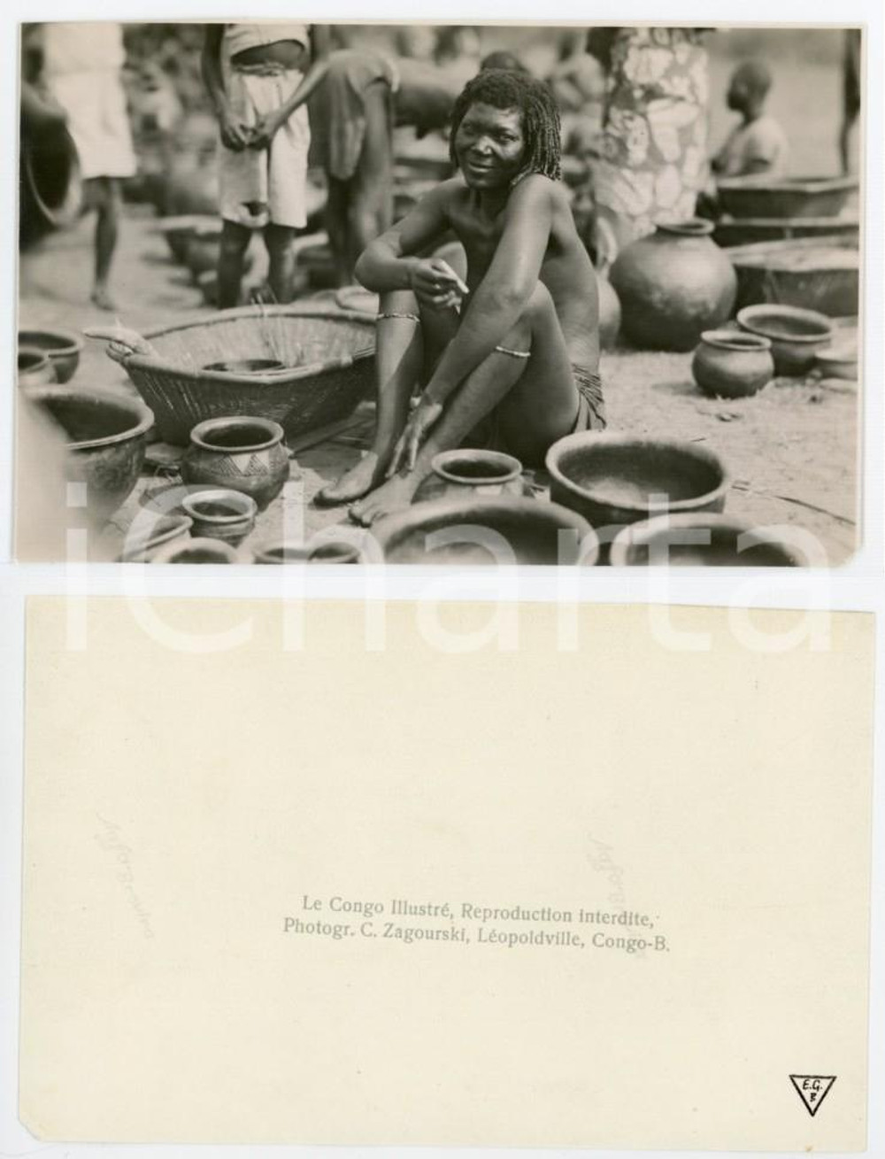 1930 ca C. ZAGOURSKI «Le Congo Illustré» LUSAMBO Marché poterie - Photo  Fotografia seriale, originale d'epoca, appartenente alla serie «Le Congo Illustré» del fotografo Casimir Zagourski (Léopoldville). CONDIZIONI:FAIR/discreto minima mancanza angolare; piegatura angolareFORMATO: 14x9 cm originale e autentica 1