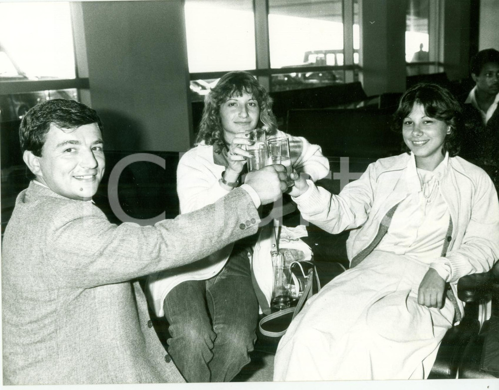 Fotografia d epoca originale 1979 BONN Dirottamento Boeing LUFTHANSA 727 Brindisi passeggeri liberati 1 1