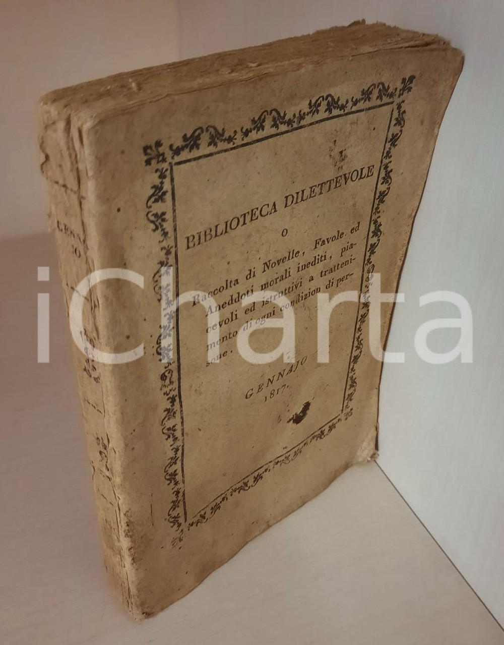 Gennaio 1817 BIBLIOTECA DILETTEVOLE ossia Raccolta di novelle *VENEZIA ed. CURTI Volume originale d'epoca, con copertina flessibile, dal titolo completo: "Biblioteca dilettevole ossia Raccolta di novelle, favole ed aneddoti morali, inediti o rari, piacevoli ed istruttivi, a trattenimento di ogni condizion di persone".Si tratta di una raccolta di racconti, seguito di un precedente volume che aveva avuto un buon successo di pubblico.PAGINE: 201EDITORE: Venezia - presso Gio. Antonio Curti qu. Vito  CONDIZIONI:POOR/danneggiato tracce d'uso in copertina, cin mancanze al dorso; lievi gualciture; fioritureFORMATO: 12x18 cm originale e autentica 1