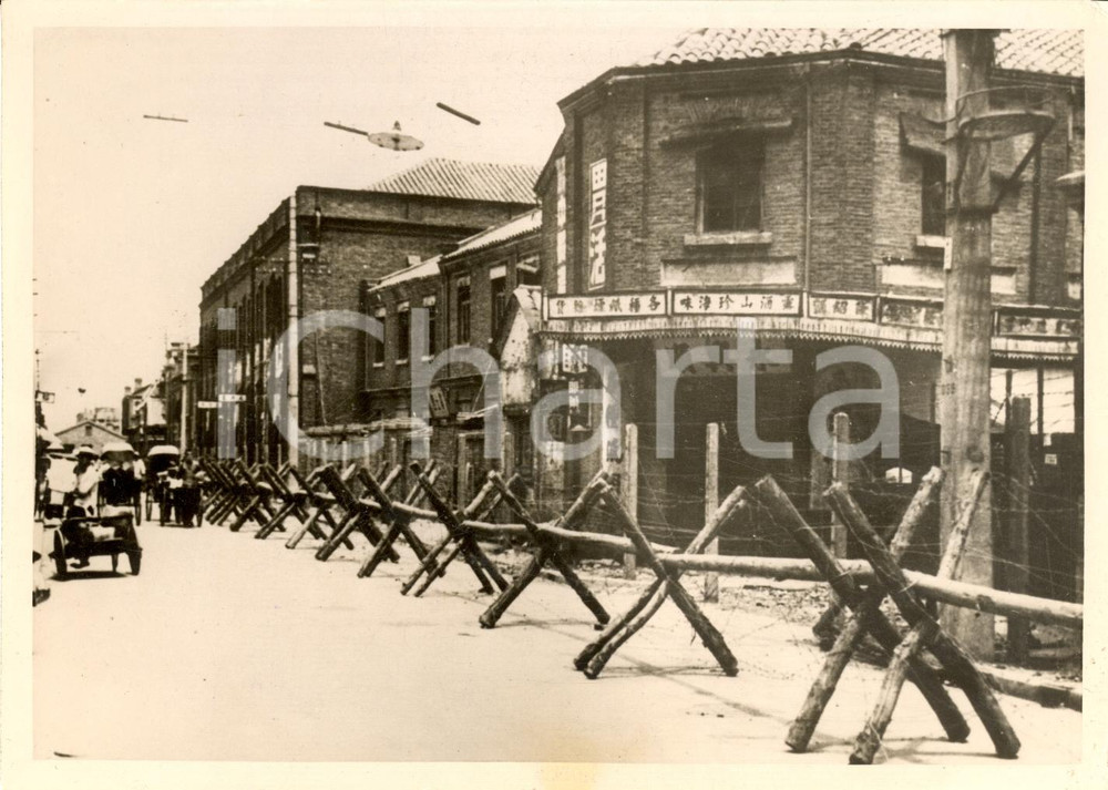 Fotografia d'epoca originale 1939 TIENTSIN Blocchi elettrificati - Tensione Giappone-Inghilterra ^Foto 1
