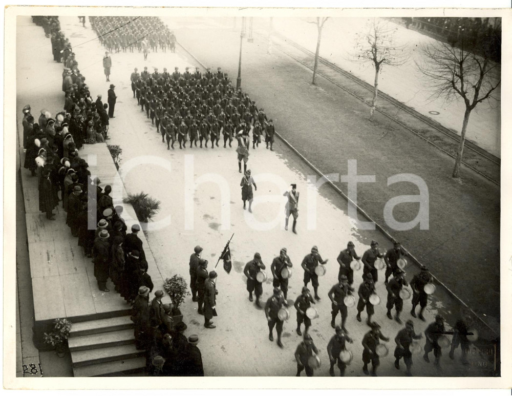 Fotografia d epoca originale 1936 TORINO Sfilata AVANGUARDISTI davanti al generale TUA Foto 1