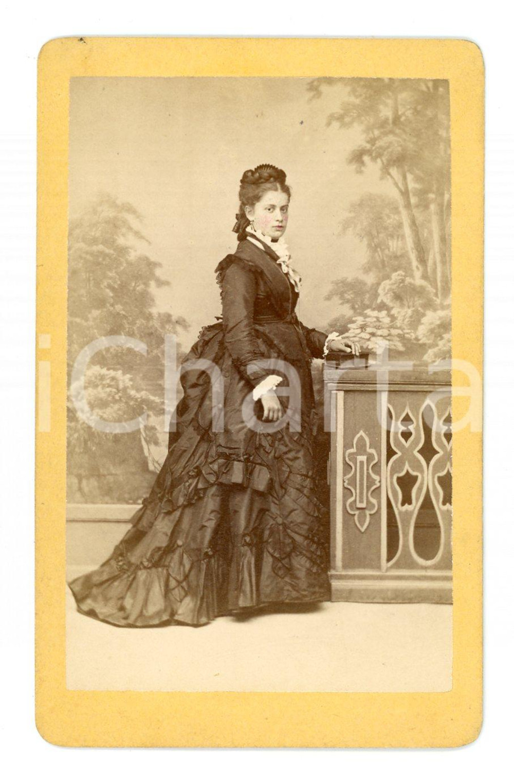 1890 ca NEUNKIRCHEN Portrait of a lady CDV Photo Carl HAUSTEIN 6x10 cm (1)  Fotografia d'epoca montata su cartoncino. CONDIZIONI:FAIR/discreto lievi brunitureFORMATO: 6x10 cm originale e autentica 1