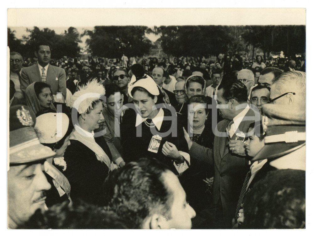 1950 ca CUBA Crowning Virgin GUADALUPE Marta FERNANDEZ DE BATISTA Lety DE OSORIO  Fotografia d'agenzia. CONDIZIONI:FAIR/discreto Lievi difetti di stampaFORMATO: 20x15 cm originale e autentica 1