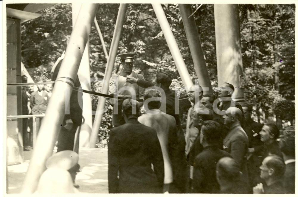 Fotografia d epoca originale 1933 MILANO Araldo di CROLLALANZA taglia nastro e inaugura Torre LITTORIA Foto 1