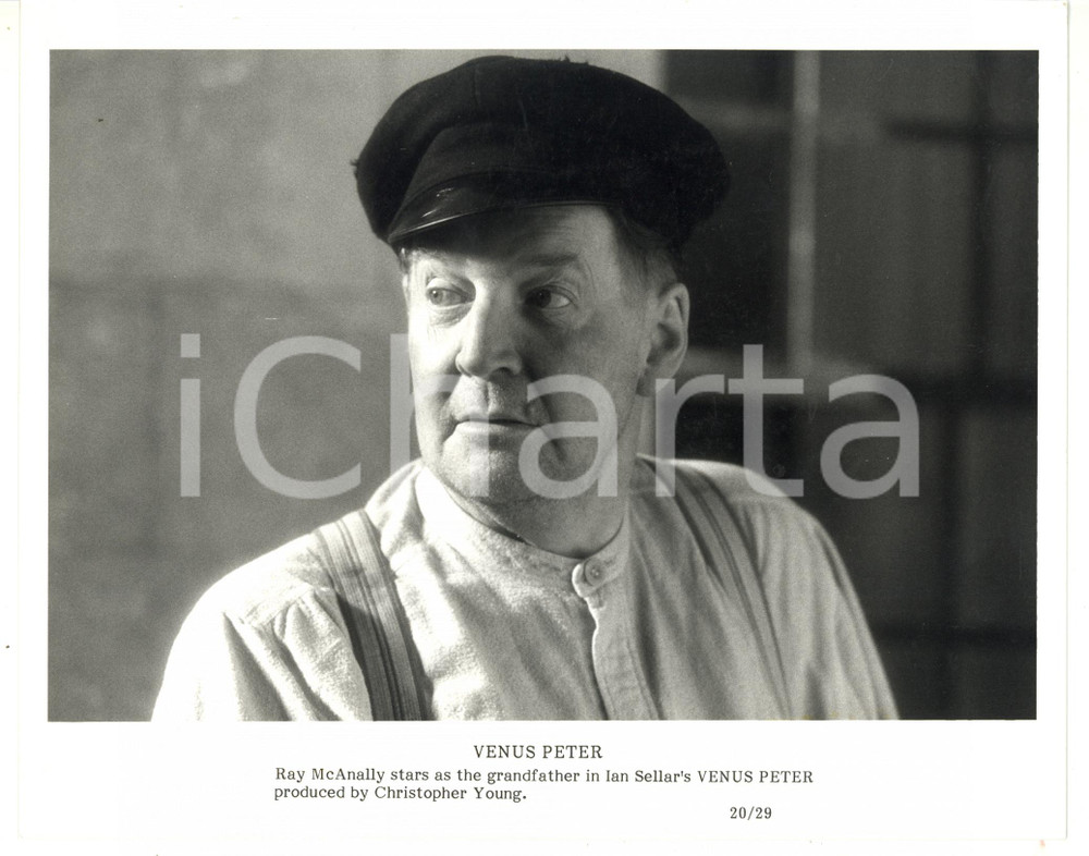 1989 CINEMA - VENUS PETER Ray McANALLY sul set del film *Foto  Fotografia di agenzia. CONDIZIONI: GFORMATO: 25x20 cm  originale e autentica 1