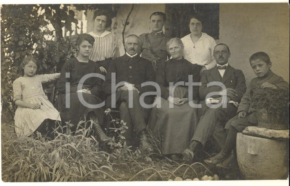 Fotografia d epoca originale 1920 ca SAN PIETRO AL NATISONE UD Famiglia in dimora di campagna Foto 2 1