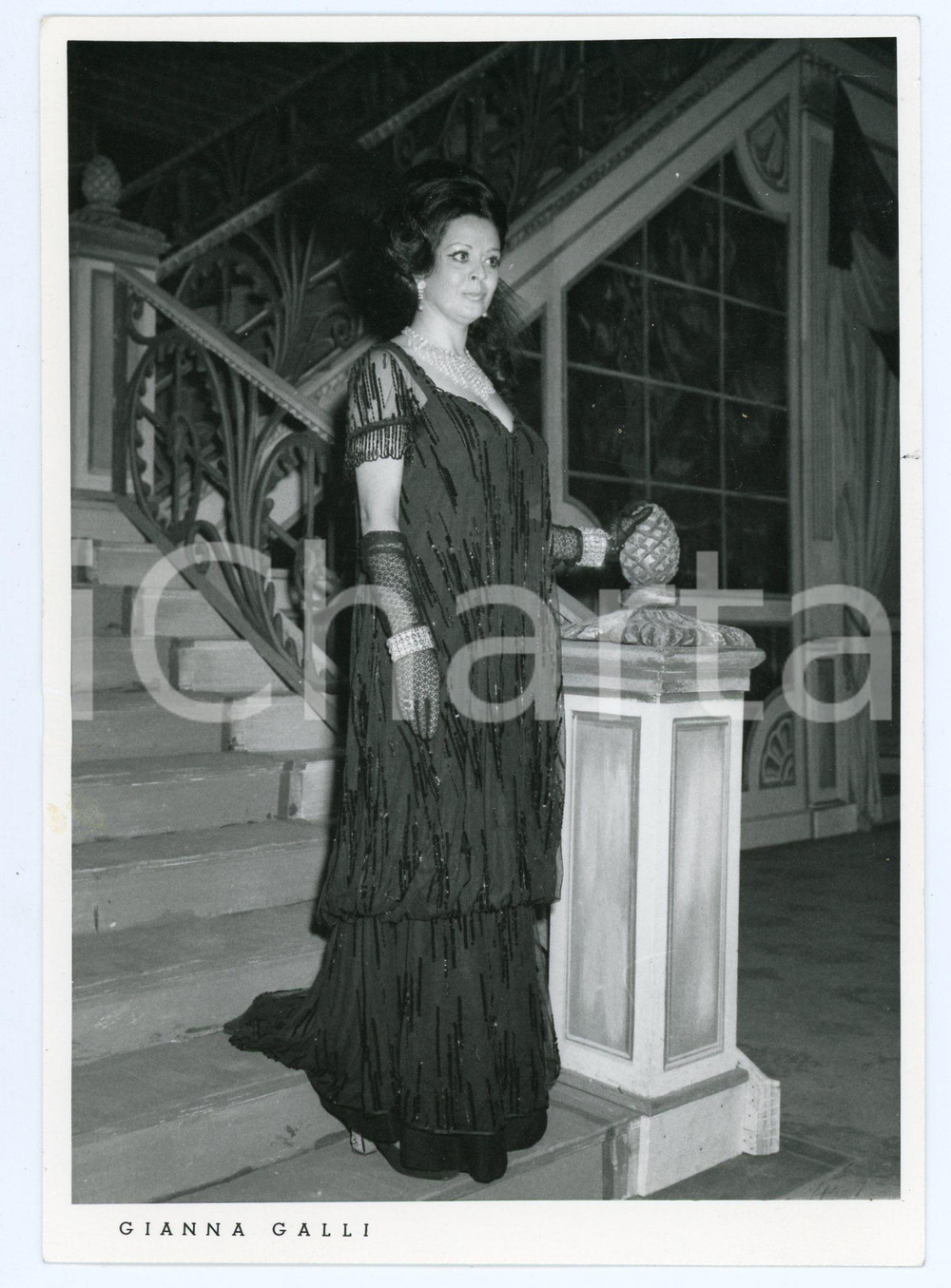 1980 ca ITALIA - LIRICA Soprano Gianna GALLI in costume di scena - Foto 12x18 cm Fotografia di agenzia. CONDIZIONI:FAIR/discreto Piegature al margine sinistroFORMATO: 12x18 cm originale e autentica 1