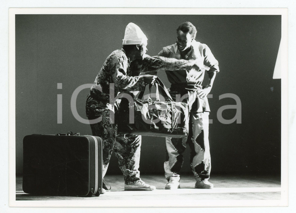 1995 ca RAVENNA 22 infortuni di Mor Arlecchino - Mor AWA NIANG Mandiaye N'DIAYE Fotografia di agenzia. CONDIZIONI:GOOD/buonoFORMATO: 17x12 cm originale e autentica 1