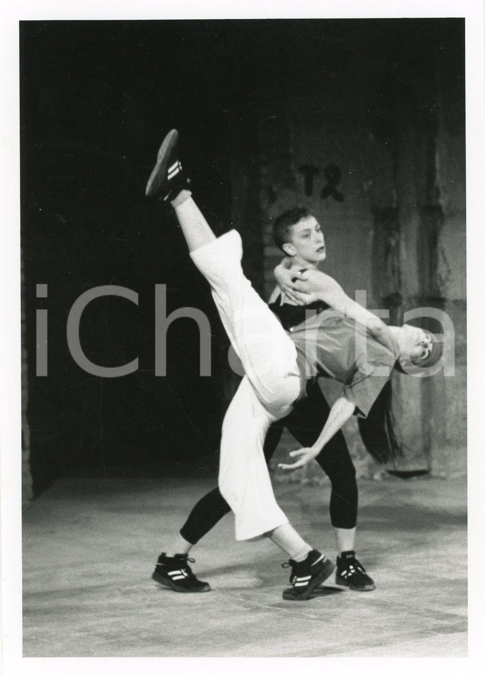 1990 ca DANZA Coreografia di Roberto CASTELLO "Siamo qui solo per i soldi" Foto Fotografia di agenzia. CONDIZIONI:GOOD/buonoFORMATO: 12x17 cm originale e autentica 1