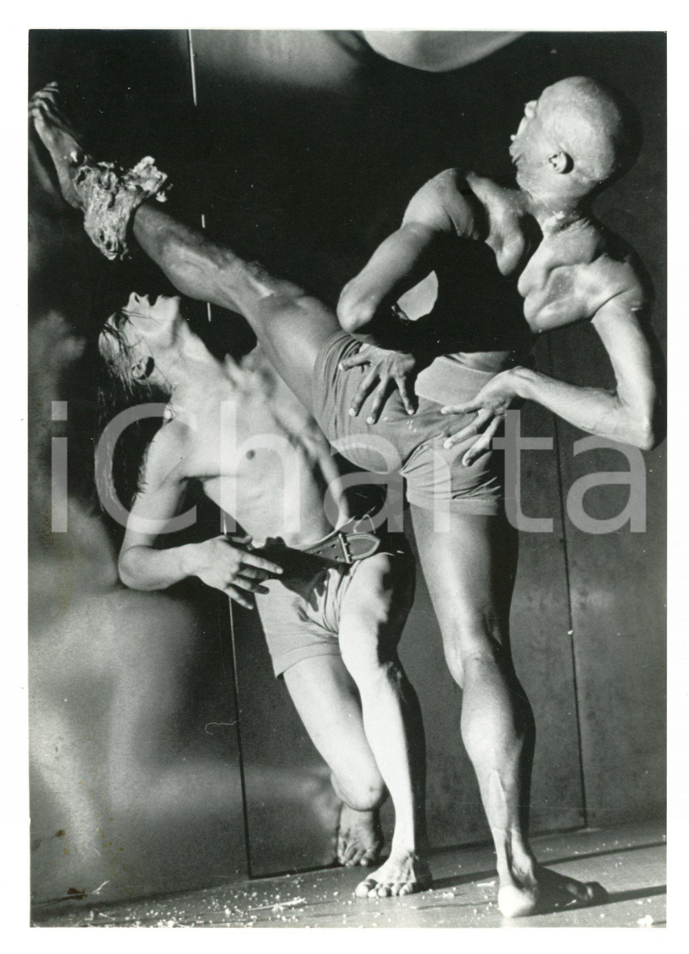 1994 DANZA Ismael IVO in "Francis Bacon" - Foto 12x17 cm Fotografia di agenzia. CONDIZIONI:FAIR/discreto Bassa qualità di stampaFORMATO: 12x17 cm originale e autentica 1
