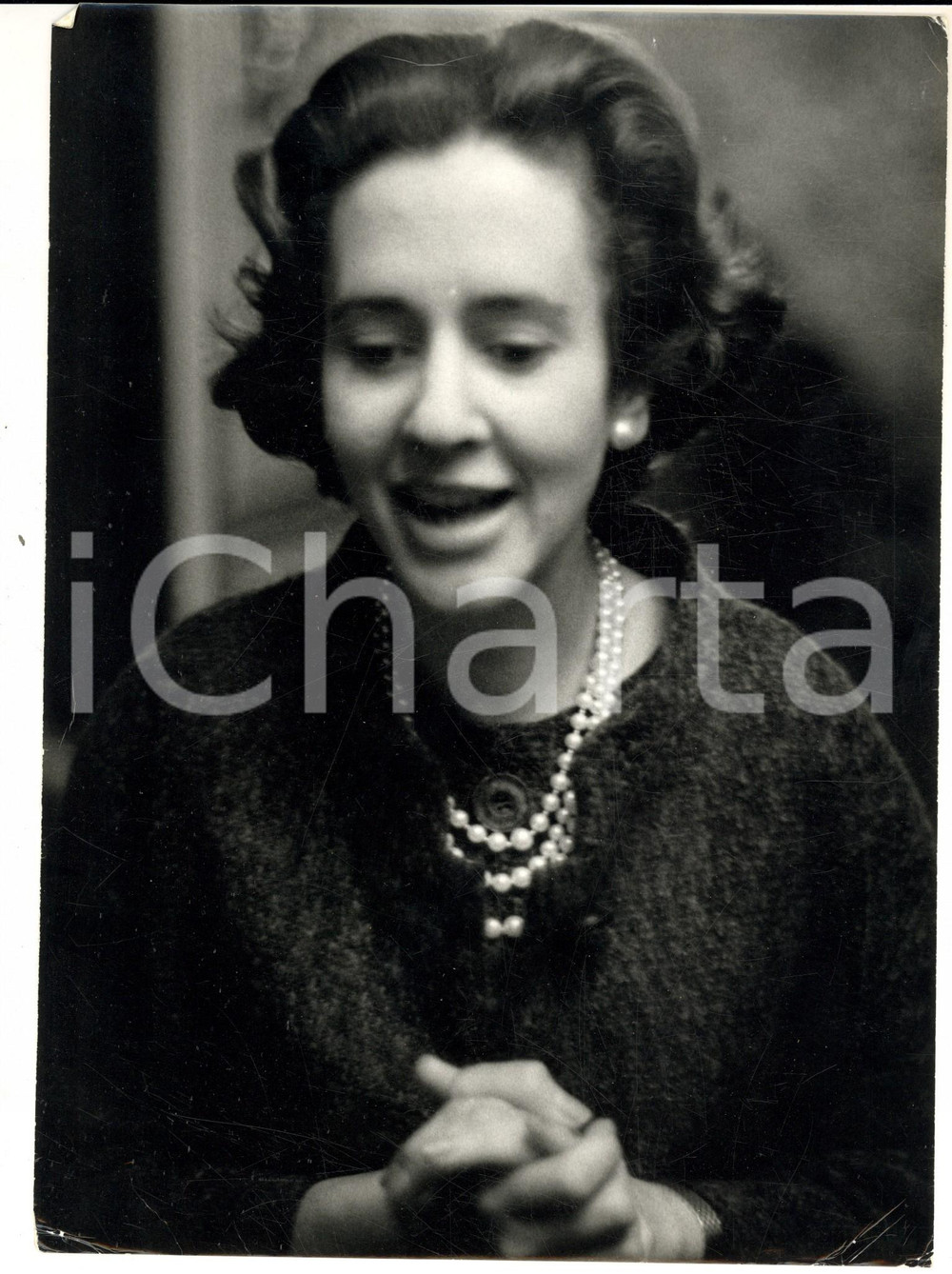 Fotografia d epoca originale 1960 ca BELGIO Ritratto regina Fabiola in abito scuro Foto 20x25 cm 3 1