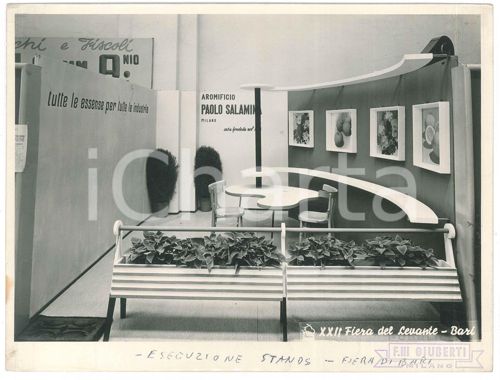 Fotografia d epoca originale 1960 ca BARI XXII Fiera del Levante  Stand Aromificio Paolo SALAMINA Foto 1