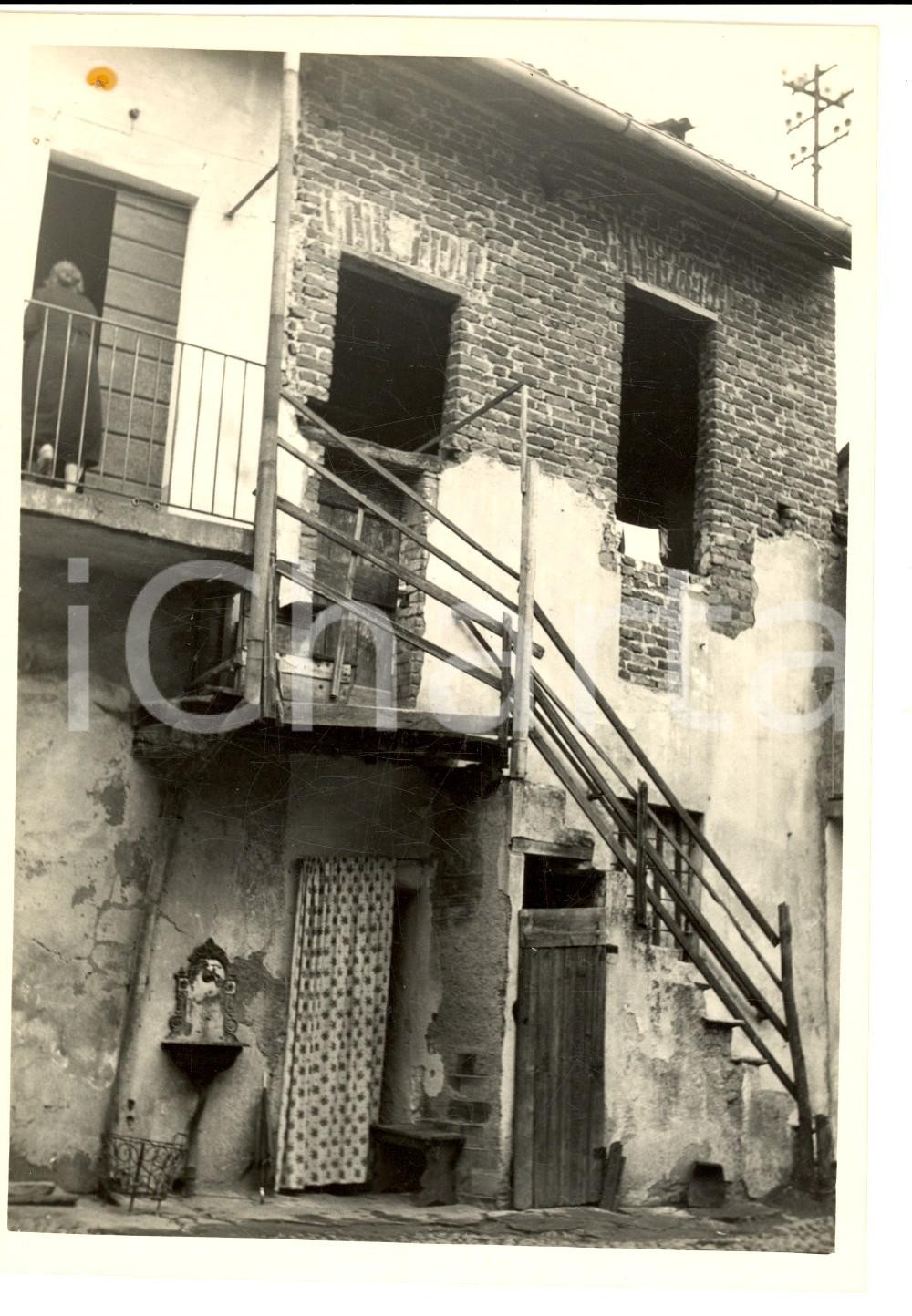 Fotografia d epoca originale 1958 VIGEVANO PV Una cascina diroccata FOTO ARTISTICA RIVOLTA 18x13 1