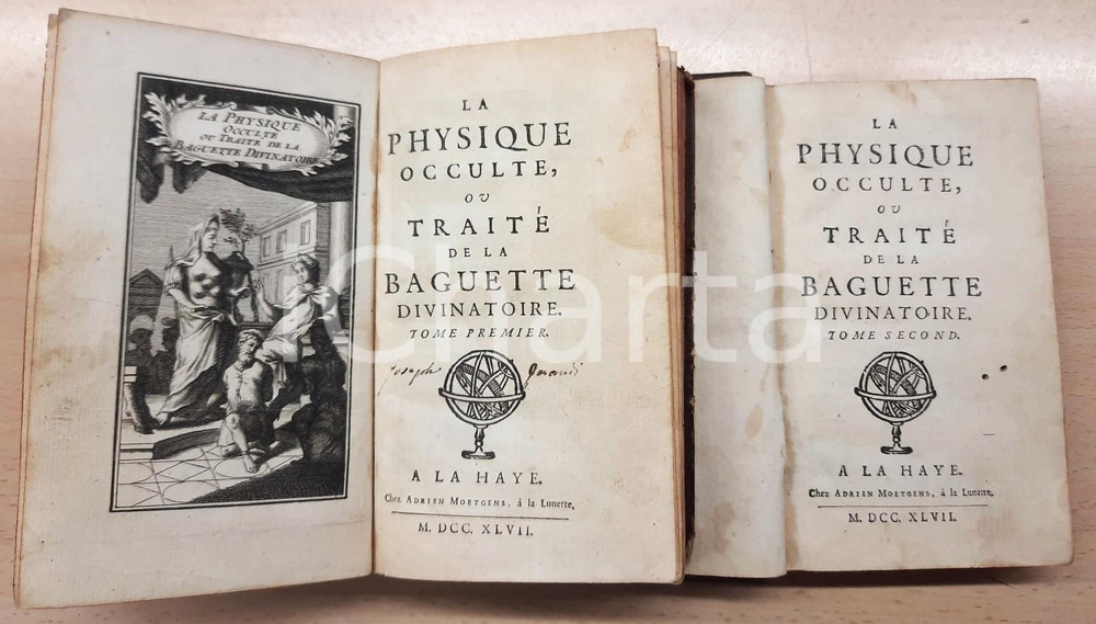 1747 OCCULTISMO La physique occulte ou traité de la baguette divinatoire *2 vol. Legatura coeva in piena pelle, titoli dorati al dorso.Antiporta figurata incisa, 23 tavole a piena pagina xilografiche.AUTORE: Abbé de Vallemont (Pierre Le Lorrain)EDITORE: L'Aia - Adrien MoetgenPAGINE: 275 + 246 CONDIZIONI:POOR/danneggiato complessive buone condizioni interne, ma tarlatura al secondo tomo che interessa tutte le pagine; coperta danneggiata in entrambi i tomi da rosure e strappiFORMATO: 10x17 cm originale e autentica 1