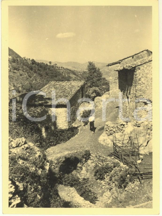 Fotografia d epoca originale 1960 ca COSTUME  ANTICOLI CORRADO RM Uomo a passeggio Foto 8x12 cm 1