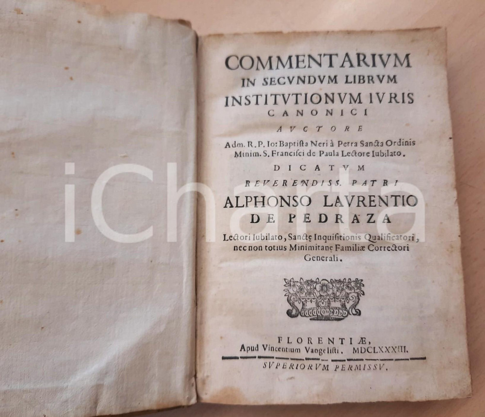 1683 G. B. NERI Commentarium in secundum librum institutionum iuris canonici Legatura coeva in pergamena, titoli manoscritti al dorso.Alcune note manoscritte al foglio di guardia.EDITORE: Vincenzo Vangelisti - FirenzePAGINE: 564 CONDIZIONI:POOR/danneggiato complessive buone condizioni interne, con qualche macchia di umidità; coperta danneggiata al dorso da tagli e con macchie diffuseFORMATO: 15x23 cm originale e autentica 1