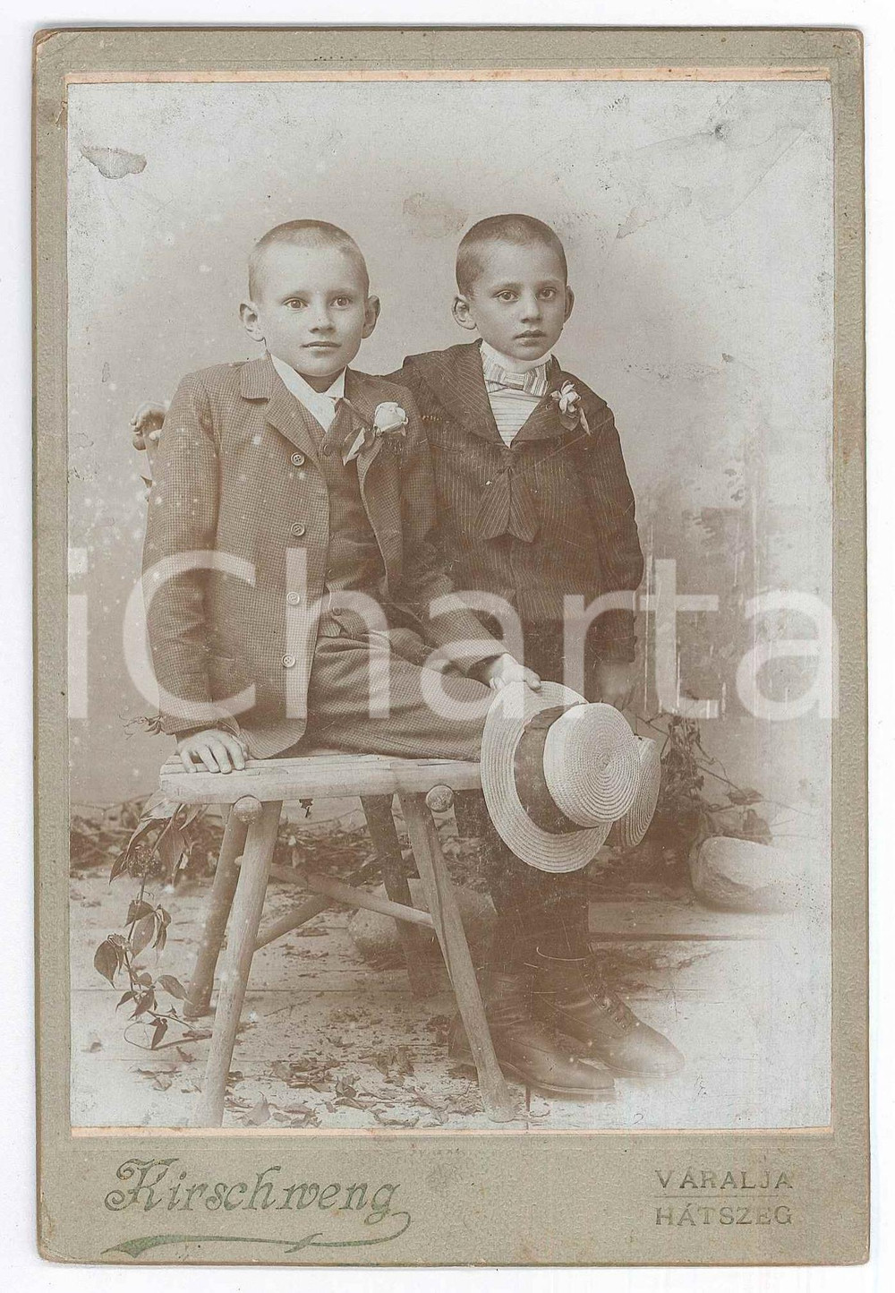 Fotografia d epoca originale 1910 ca VARALJA / HATSZEG HUNGARY Portrait of children Photo KIRSCHWENG 1