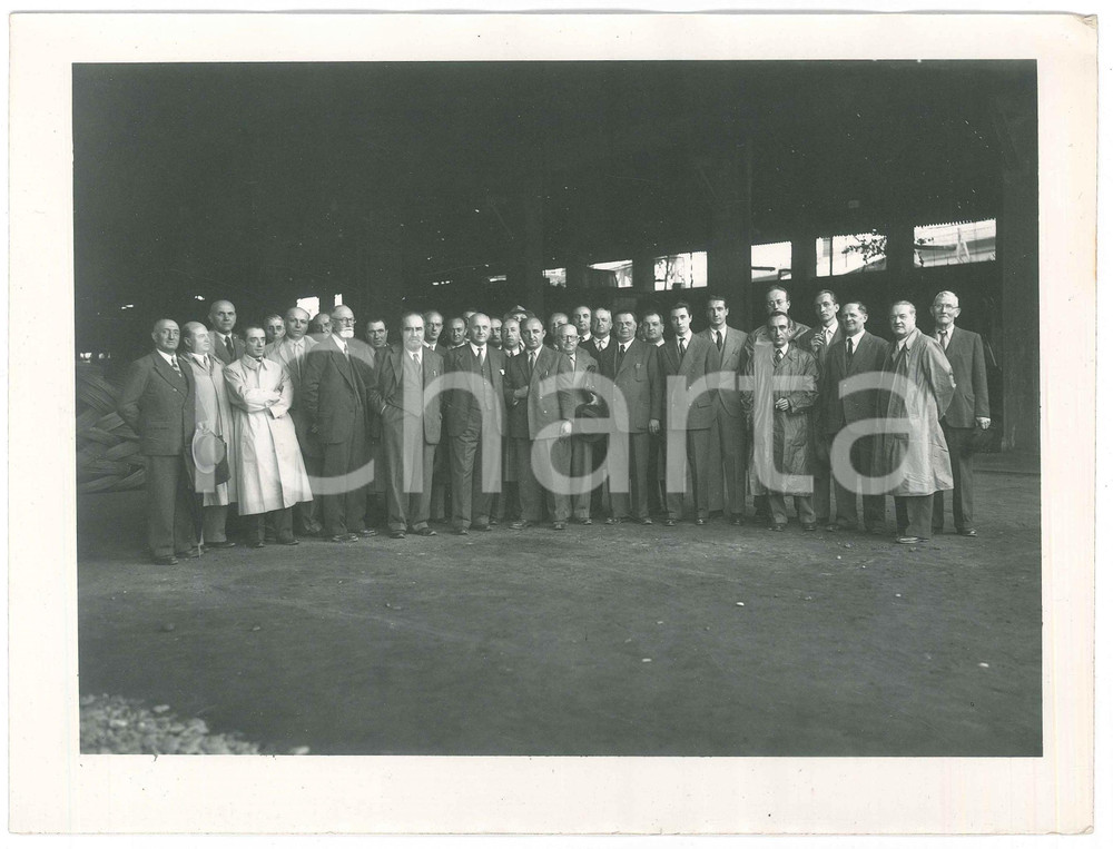 Fotografia d epoca originale 1948 LECCO Acciaieria CALEOTTO Dirigenti e impiegati Foto gruppo 24x18 1