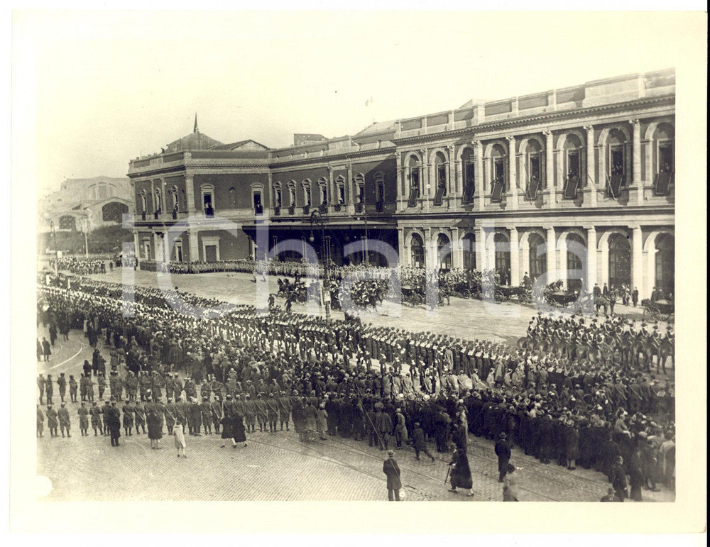 Fotografia d epoca originale 1930 ca ROMA Parata militare con carrozze Fotografia 24x19 cm 1