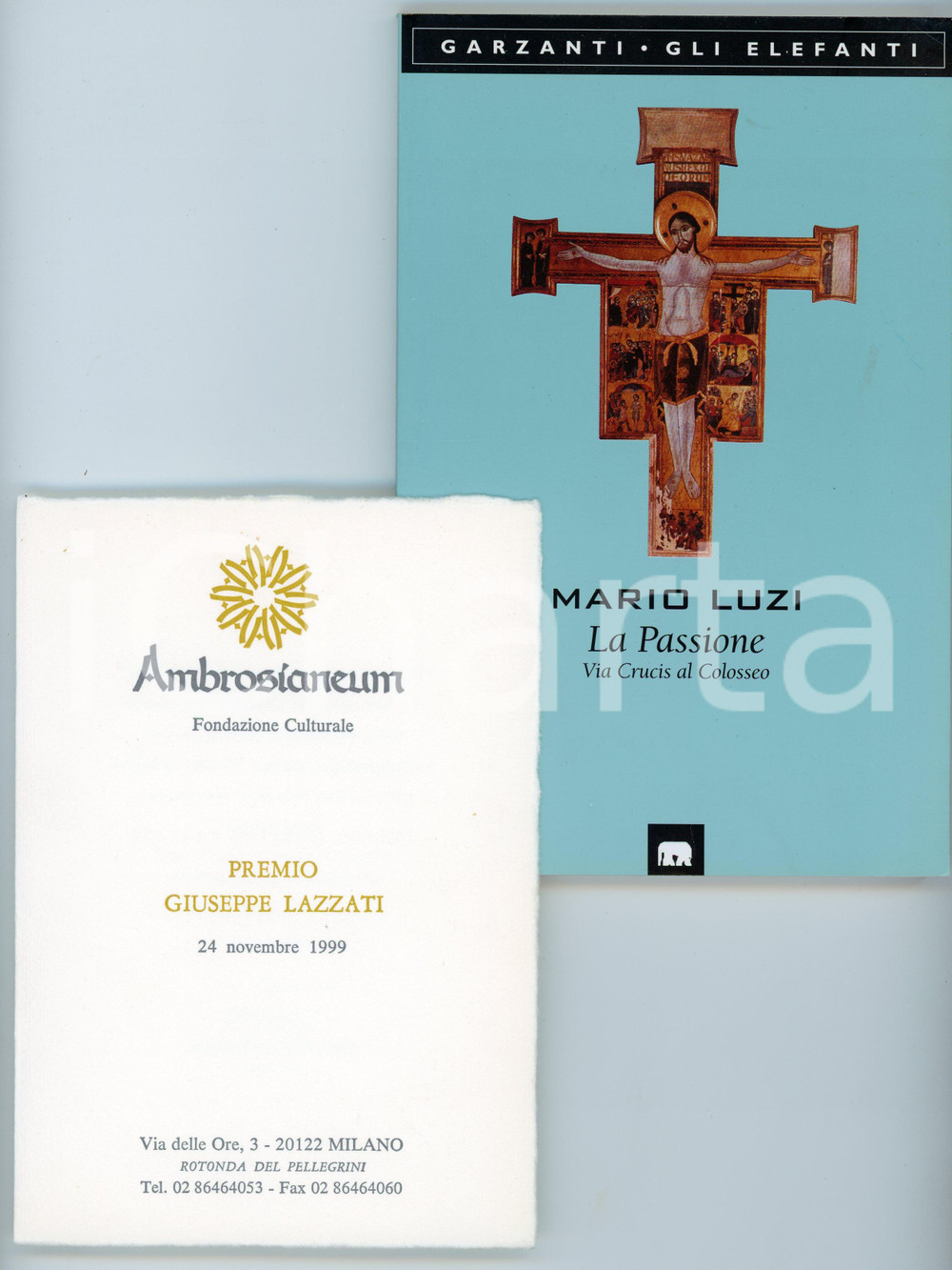 1999 Mario LUZI La Passione: Via Crucis al Colosseo - Ed. Garzanti AUTOGRAFO Pubblicazione brossurata.Con dedica e autografo di Mario Luzi, realizzata in occasione della consegna del Premio Giuseppe Lazzati alla Fondazione Ambrosaneum di Milano.In allegato invito alla premiazione. EDITORE: GarzantiCOLLANA: Gli Elefanti PAGINE: 77CONDIZIONI:FAIR/discreto Lievi gualciture in copertinaFORMATO: 12x19 cm originale e autentica 1