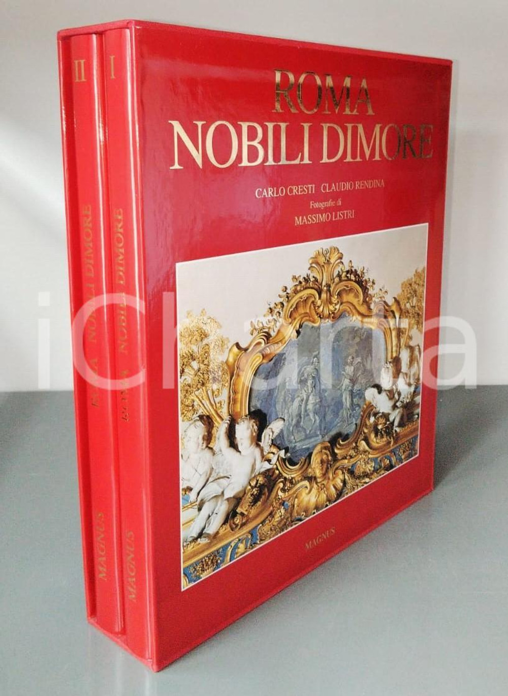 1999 Carlo CRESTI Claudio RENDINA Roma - Nobili dimore *Ed. MAGNUS 2 volumi Pubblicazione in due volumi con copertina rigida, sovraccoperta e cofanetto rigido.Con fotografie di Massimo Listri.EDITORE: Magnus - Udine PAGINE: 485CONDIZIONI:GOOD/buonoFORMATO: 28x32 cm originale e autentica 1
