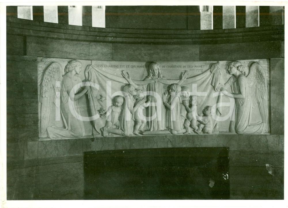 Fotografia d epoca originale 1938 GENOVA QUARTO Bassorilievo Valmore GEMIGNANI Cappella Istituto GASLINI FOTO 1