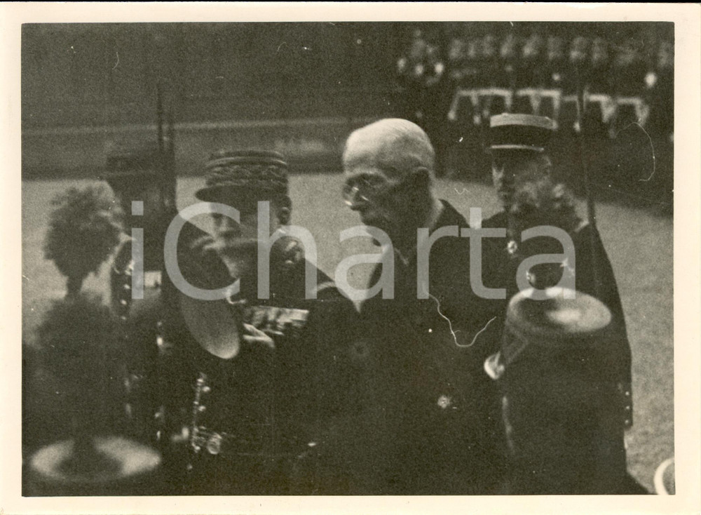 Fotografia d epoca originale 1936 PARIS Gustavo V di SVEZIA in visita ufficiale lascia l Eliseo  Foto 1