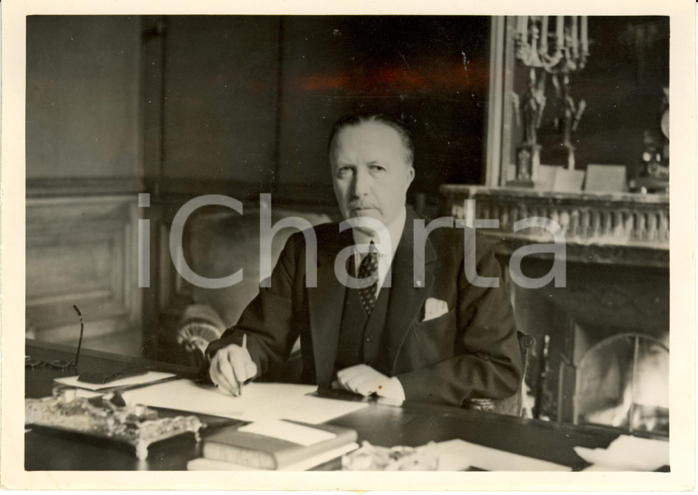 Fotografia d epoca originale 1939 PARIS Ambassador Eric PHIPPS at his office before leaving FRANCE Photo 3 1