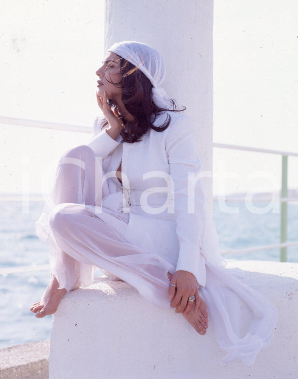1980 ca MIETTA Ritratto DIAPOSITIVA ORIGINALE 1 Positivo fotografico originale d'epoca a colori su pellicola.  E' SEVERAMENTE VIETATA LA RIPRODUZIONE.TUTTI I DIRITTI SONO RISERVATI.ICharta mette in vendita, sul negozio eBay e in esclusiva sul sito "icharta" il proprio archivio composto da numerose diapositive e negativi fotografici d'epoca, tutti originali e autentici.Si tratta di uno sguardo inedito sull'attualità, la politica, la vita quotidiana, il gossip e la cultura, che fotografa il cambiamento della nazione (e non solo) tra il 1890 ed il 1990 circa. Un'occasione unica per il mercato del collezionismo, che vede finalmente disponibile un archivio eccezionale per vastità, tematiche e condizioni, in un settore (il negativo fotografico e la diapositiva) di assoluta novità e dalle interessanti prospettive di investimento. CONDIZIONI:FAIR/discretoFORMATO: cm 6 x 7 originale e autentica 1