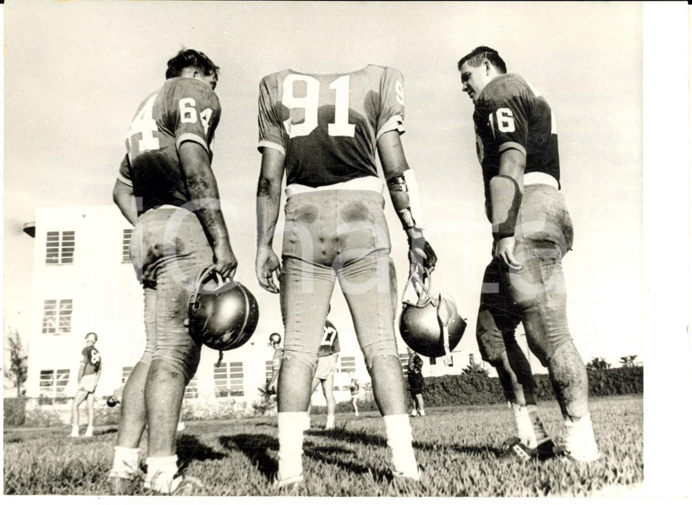 Fotografia d epoca originale 1967 MIAMI RUGBY Giocatore senza testa per effetto ottico Foto CURIOSA 2 1