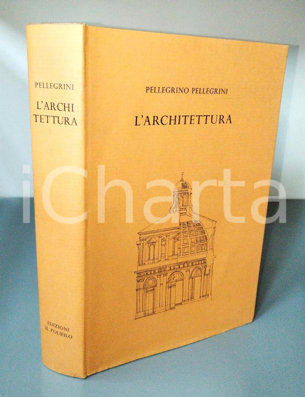 1990 Pellegrino PELLEGRINI L'architettura - Edizioni IL POLIFILO Pubblicazione con copertina rigida e sovraccoperta.Edizione critica a cura di Giorgio Panizza. Introduzione e note di Adele Buratti Mazzotta.EDITORE: Edizioni Il PolifiloCOLLANA: Classici italiani di scienze tecniche e arti - Trattati di architettura PAGINE: 486CONDIZIONI:FAIR/discreto Lievi segni di usuraFORMATO: 18x27 cm originale e autentica 1