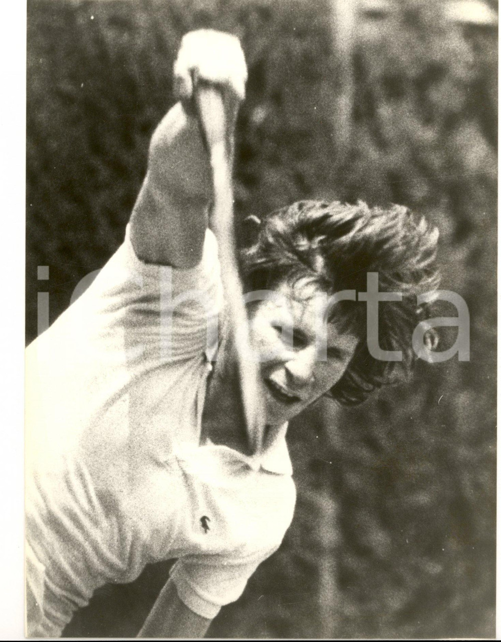 Fotografia d epoca originale 1980 ca FRANCIA TENNIS Thierry TULASNE durante un lancio sponsor LACOSTE Foto 1