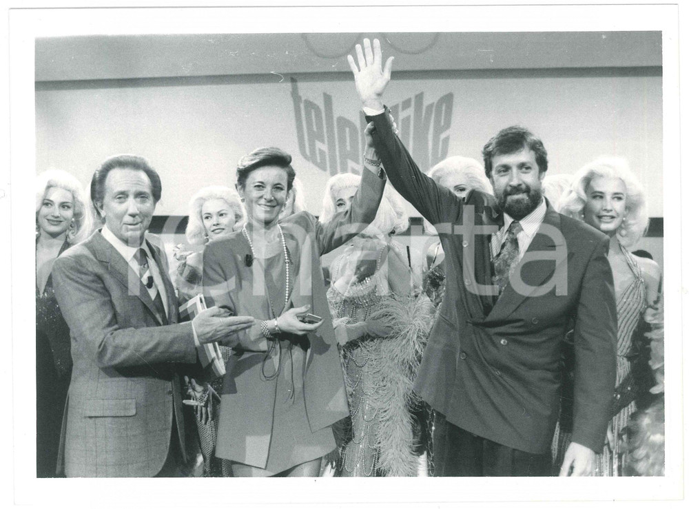 Fotografia d epoca originale 1990 ca TELEMIKE Mike BONGIORNO  Campioni Isabella LAMA Giulio MARLIA 1 1