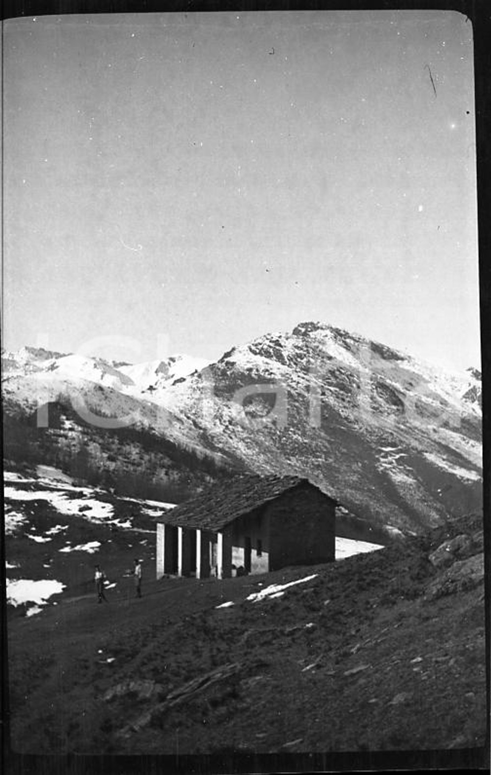 1922 PIEMONTE Valli di Lanzo, scorcio panoramico *NEGATIVO ORIGINALE cm 6x4 Negativo originale in bianco e nero (su pellicola), in formato cm 6 x 4E' severamente vietata la riproduzione. Tutti i diritti sono riservati. ICharta mette in vendita, sul negozio eBay e in esclusiva sul sito "icharta" il proprio archivio composto da numerose diapositive e negativi fotografici d'epoca, tutti originali e autentici, che attraversano la storia del costume italiano tra gli la fine degli anni Sessanta e Novanta.Si tratta di uno sguardo inedito sull'attualità, la politica, la vita quotidiana, il gossip e la cultura, che fotografa il cambiamento della nazione in quest'ultimo scorcio del XX secolo. Un'occasione unica per il mercato del collezionismo, che vede finalmente disponibile un archivio eccezionale per vastità, tematiche e condizioni, in un settore (il negativo fotografico e la diapositiva) di assoluta novità e dalle interessanti prospettive di investimento. CONDIZIONI:FAIR/discretoFORMATO: cm 6 x 4 originale e autentica 1