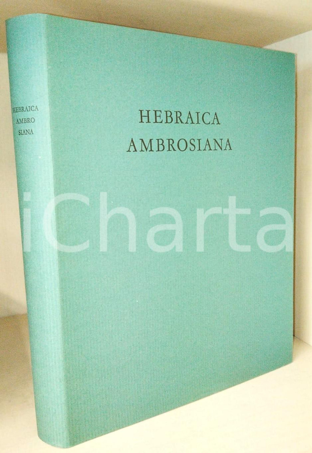 1972 Aldo LUZZATTO Luisa MORTARA OTTOLENGHI Hebraica Ambrosiana POLIFILO (1) Pubblicazione con copertina rigida, sovraccoperta e cofanetto in cartoncino morbido.Edizione limitata a 650 copie.In lingua inglese.A cura di Aldo Luzzatto e Luisa Mortara Ottolenghi.EDITORE: Edizioni Il PolifiloCOLLANA: Fontes Ambrosiani - In lucem editi cura et studio bibliothecae ambrosianae XLV PAGINE: 163CONDIZIONI:FAIR/discreto Lievi segni di usoFORMATO: 26x33 cm originale e autentica 1