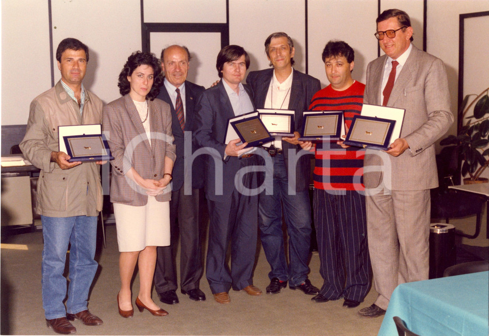 Fotografia d epoca originale 1988 MILANO III Memorial DIEGO VALLI Giornalisti premiati TROTTER S. SIRO 29x20 1