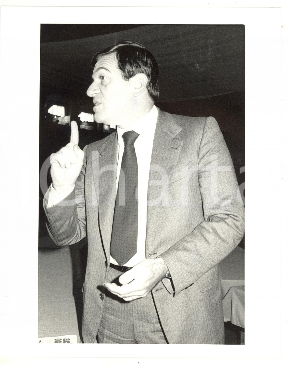 1985 ca POLITICA PSI Ritratto Giorgio BENVENUTO *Foto VINTAGE 20x25 cm Fotografia di agenzia. CONDIZIONI: G (ma lievi difetti di stampa)FORMATO: 20x25 cm  originale e autentica 1
