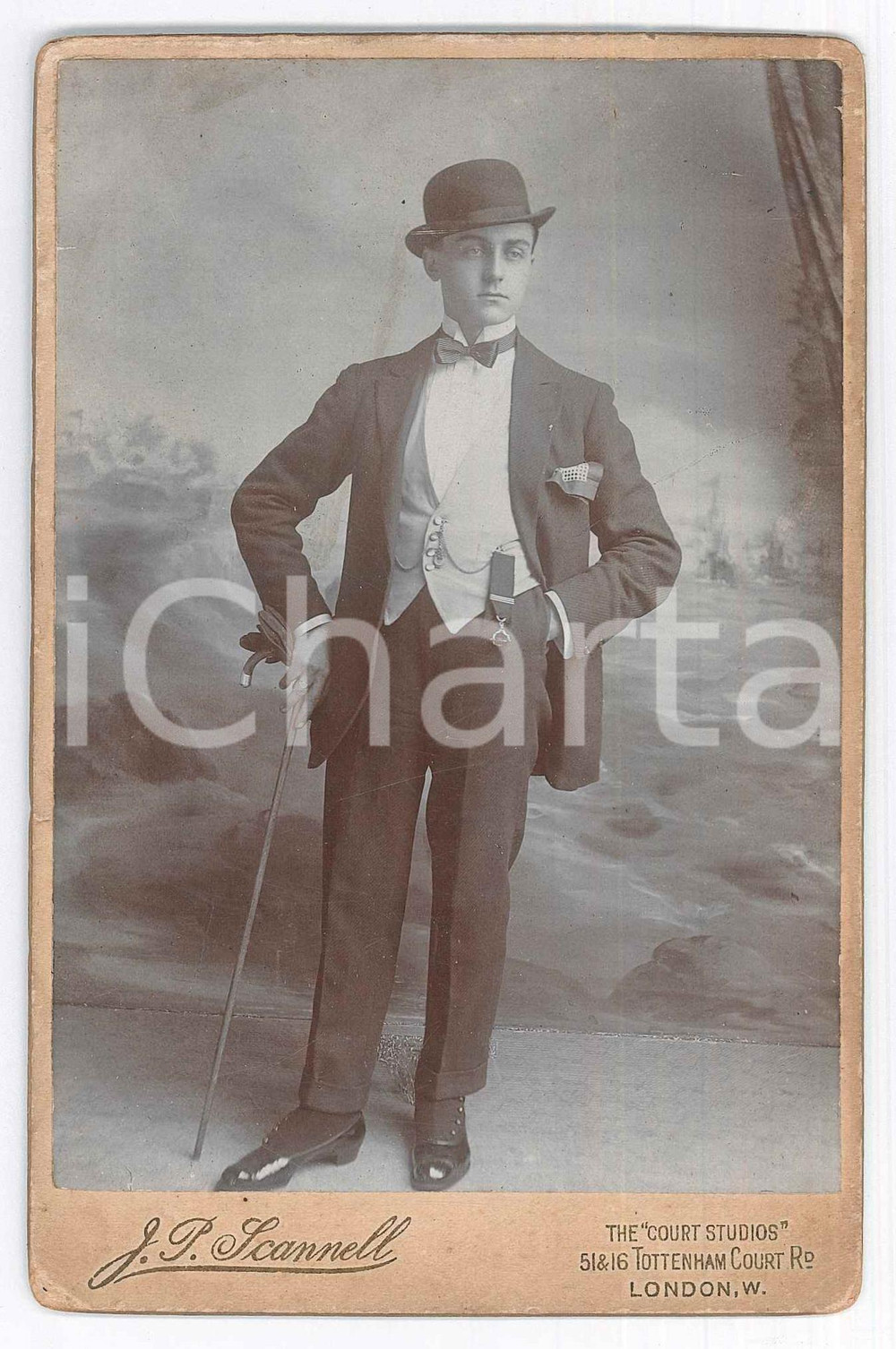 Fotografia d epoca originale 1900 ca LONDON Ritratto di gentiluomo in abito da passeggio Foto J. P. SCANNELL 1