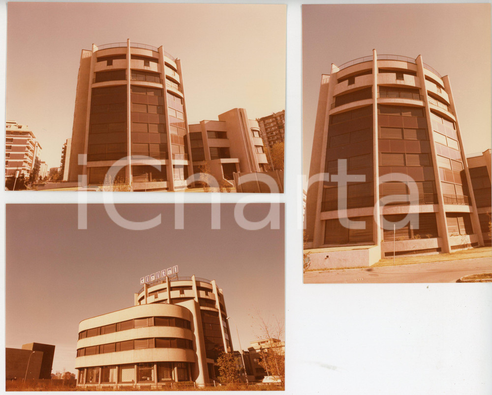 1980 ca CINISELLO BALSAMO Viale Fulvio Testi 117 - Sede DIGITAL Lotto di 3 foto Lotto composto da tre fotografie. CONDIZIONI:FAIR/discreto residui di nastro adesivo al versoFORMATO: 15x10  cm originale e autentica 1